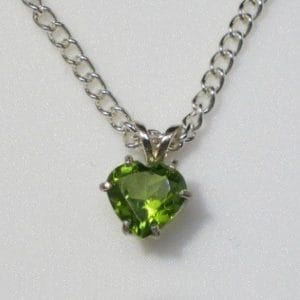 castle-rocks-and-jewelry_5026-peridot-az-heart-sterling-pendant