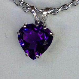 castle-rocks-and-jewelry_5132a-amethyst-heart-sterling-pendant